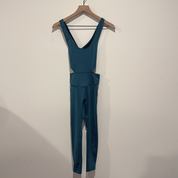NEW • FREE PEOPLE MOVEMENT • BACK IT UP ONESIE Pacific Blue XS - Picture 5 of 5